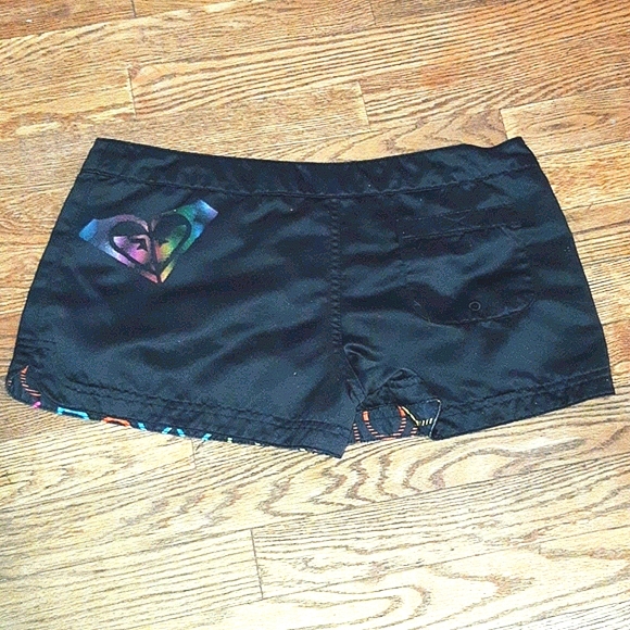 Black Roxy silk reversible shorts size 4 - Picture 3 of 17